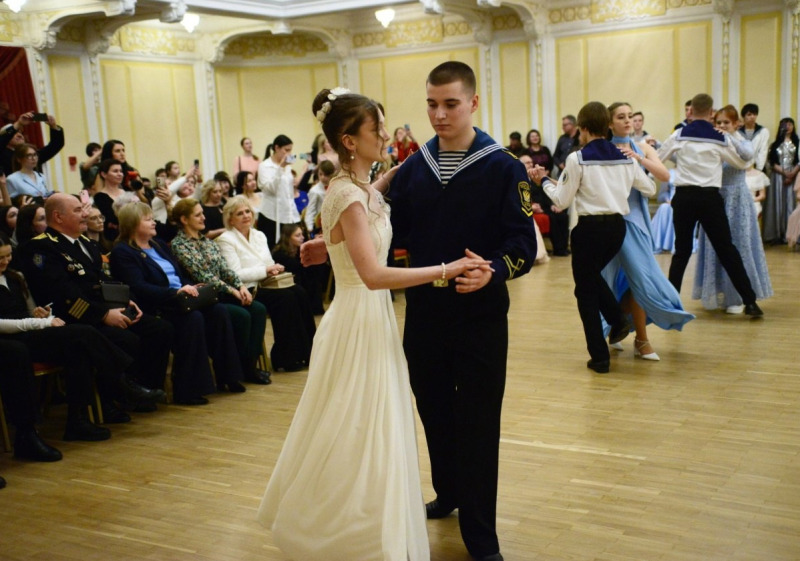 Морские офицеры должны блистать