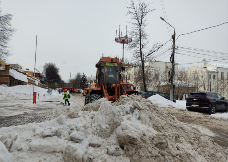 «Снега очень много — работаем круглосуточно»
