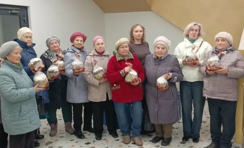 Встретились перед Пасхой