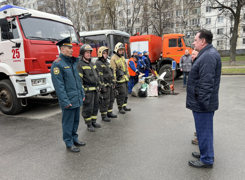 Огнетушители и рации  готовы