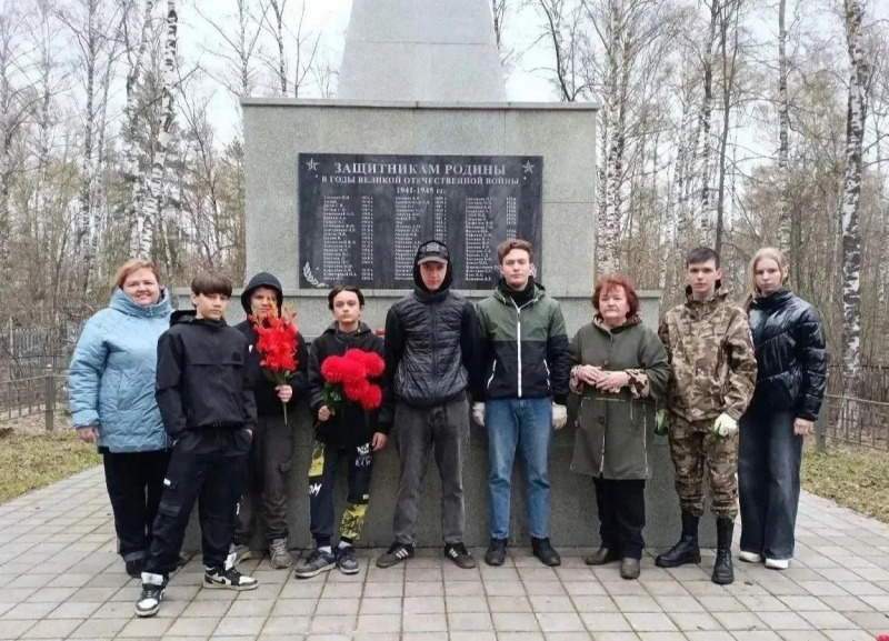 Мемориалы привели в порядок