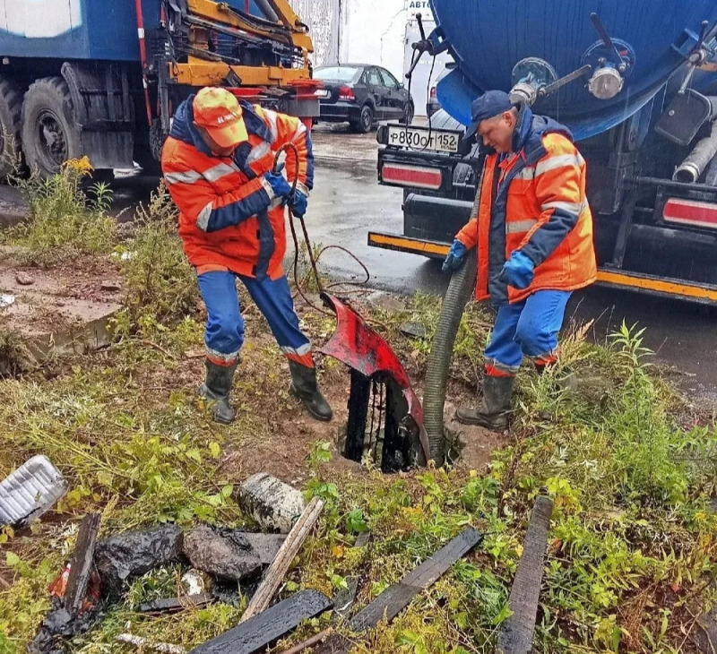 Не кидайте мусор в канализацию!