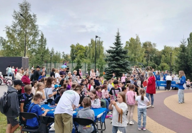 Праздновали всем двором
