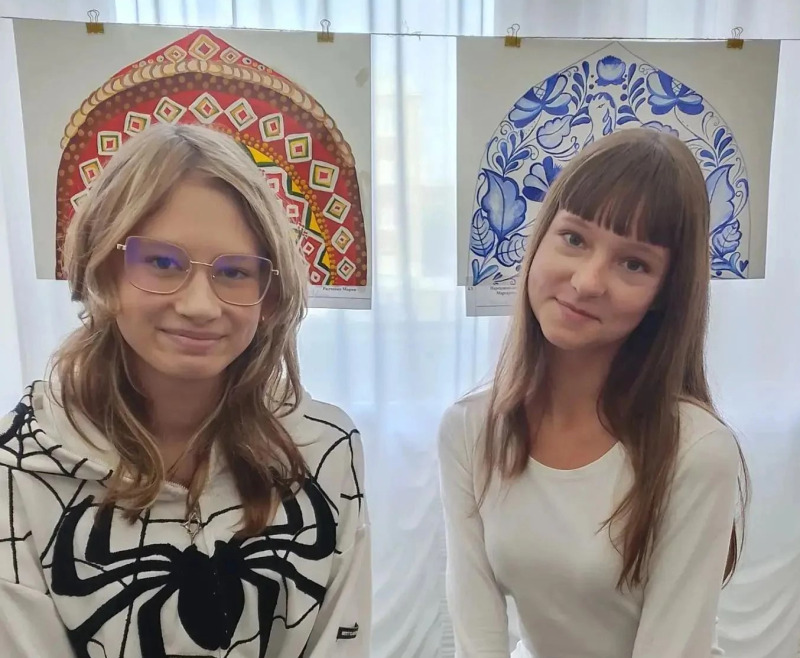 Юные художники украсили кокошники