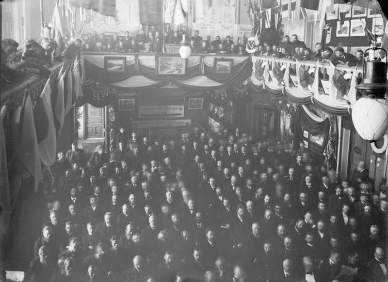 Участники собрания АО &laquo;Сормово&raquo;. Не ранее 1902 года
