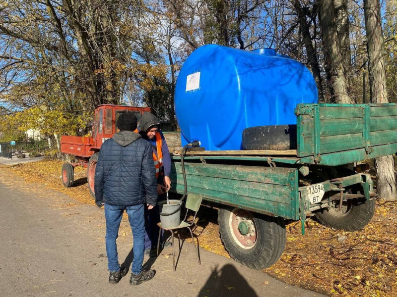 В городе Таврийск Новокаховского городского округа выдача воды осуществляется ежедневно, включая выходные дни