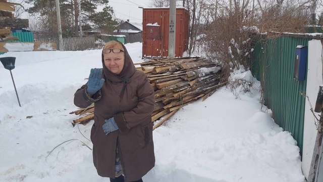 Администрация района продолжает организацию поставки дров семьям участников СВО. На сегодня бесплатным запасом дров обеспечено 36 семей. Объем привезенного топлива более 100 кубометров.