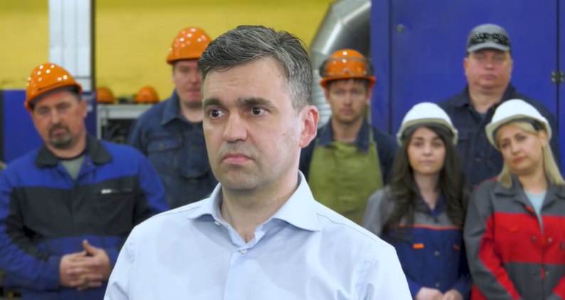 По просьбам трудящихся. Работники ивановского завода «Профессионал» попросили губернатора не уходить