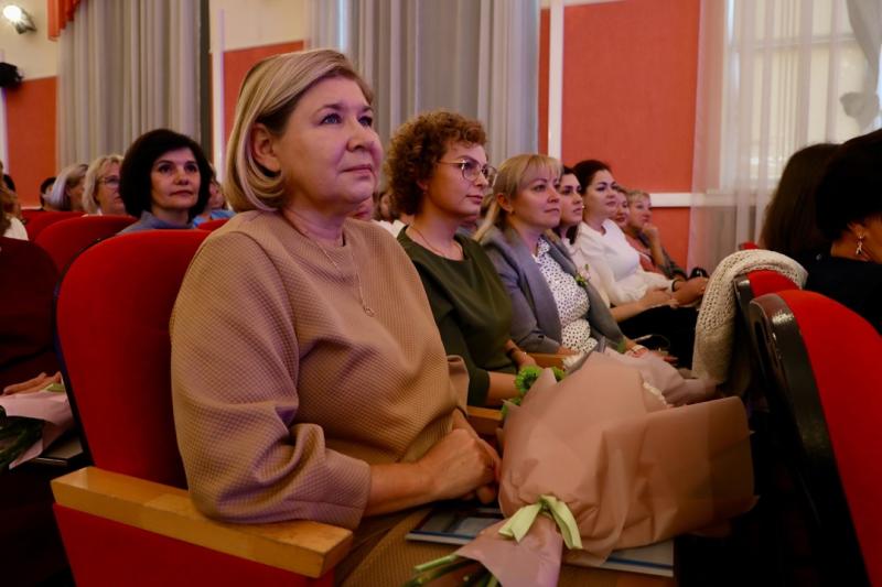 В преддверии нового учебного года провели традиционную августовскую конференцию педагогических работников. Ценность этой встречи сложно переоценить. В своей работе нам очень важно получать обратную связь от педагогов, чтобы понимать.