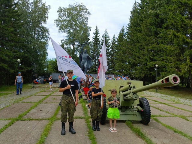 Второго августа, в День Воздушно-десантных войск.