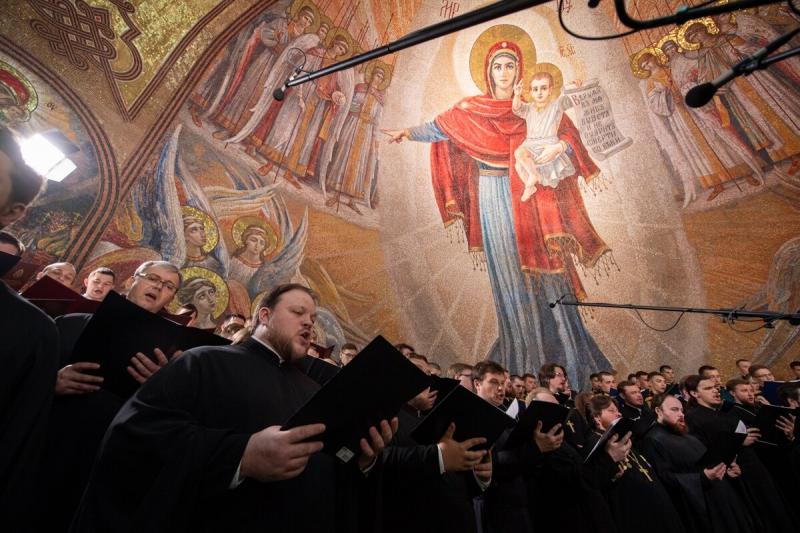 Связь времен и устремленность в будущее