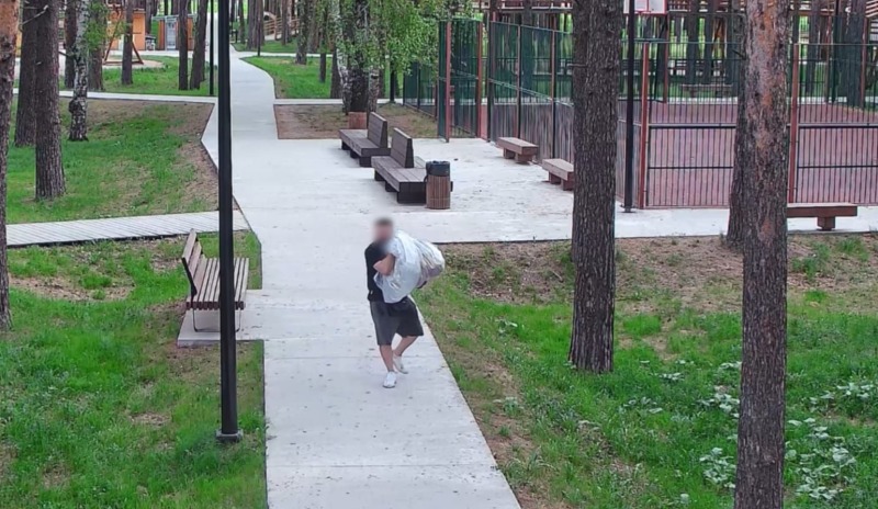 Томич, гостивший в нашем городе, проник в горсад, где поживился 15 килограммами мяса, грильницей и мороженым