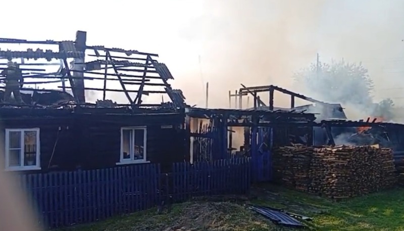 Жара, горим... Пожары случились на частной усадьбе и в пристройке к магазину «Ярче!»