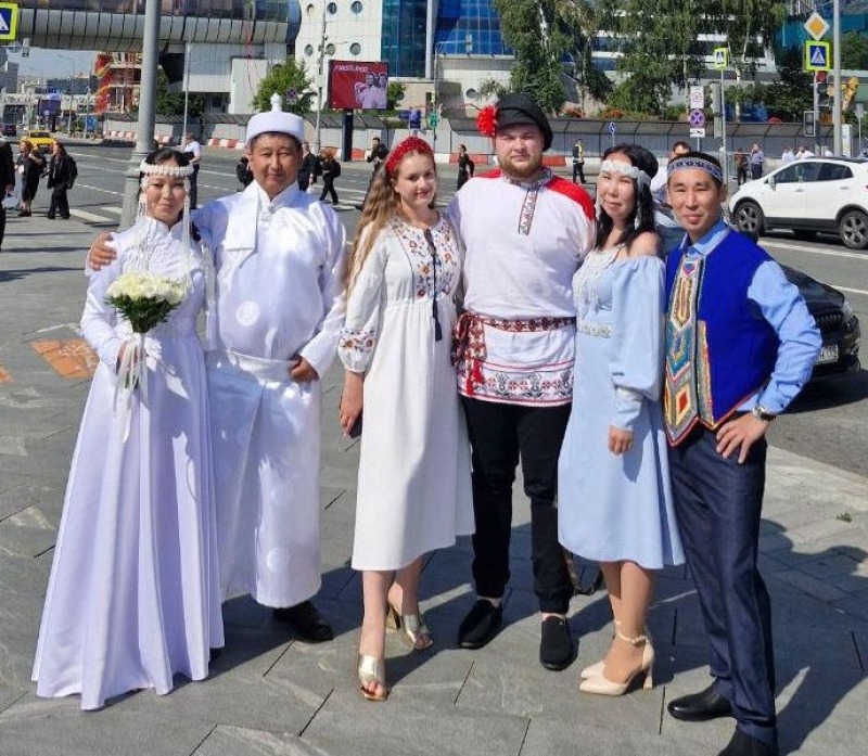 Их свадьбу видела вся страна. Молодая семья Ефименко родилась в Москве на свадебном фестивале «Россия. Соединяя сердца»