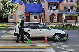 Пятилетний велосипедист попал под колёса автомобиля на пешеходном переходе. Ребёнок госпитализирован с травмами