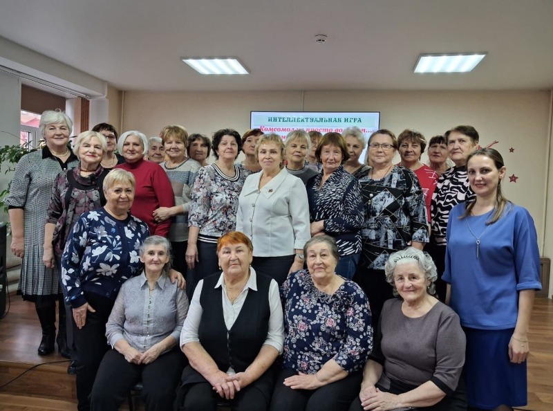 Не расстались с комсомолом!