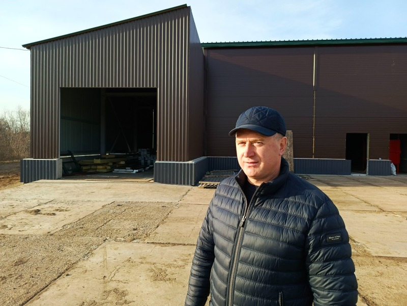 Возле села Мало-Жирово на средства местного предпринимателя Вячеслава Ортина строится современный убойный цех