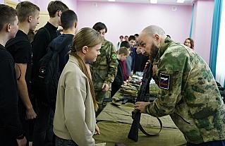 5 декабря, в День волонтёра, в ДК «Восток» Томская региональная общественная организация «Сыны Отечества» представила киноальманах «Бой за жизнь»