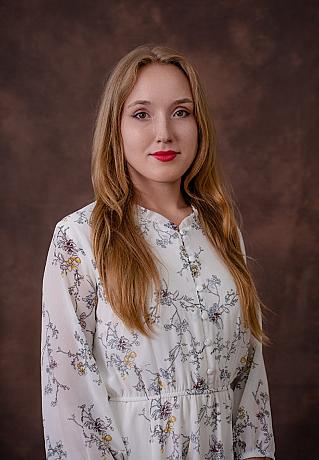 Преподаёт в родной спортшколе