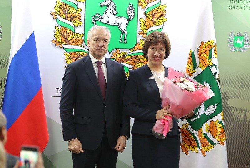 Лучшим муниципальным служащим Томской области в номинации «Экономика и финансы» стала начальник отдела АПК администрации Асиновского района Наталья Кращук