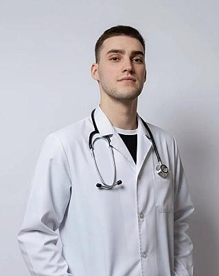 Пополнит ряды асиновских медиков. Бывший солист студии эстрадного пения «Камертон» Станислав Павлов выбрал профессию врача