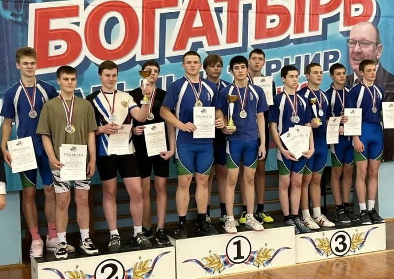 Асиновские гиревики установили новые рекорды