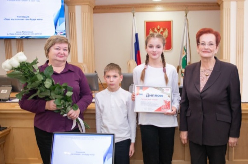 Любовь к книге передаётся от поколения к поколению