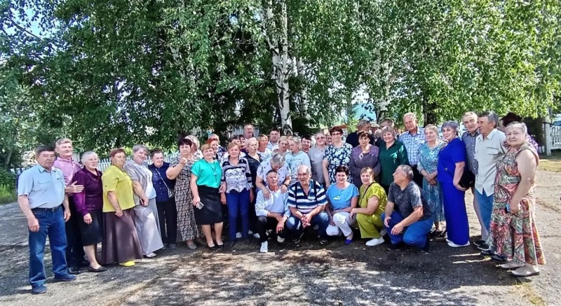 «К тебе моё сердце по-прежнему просится...»