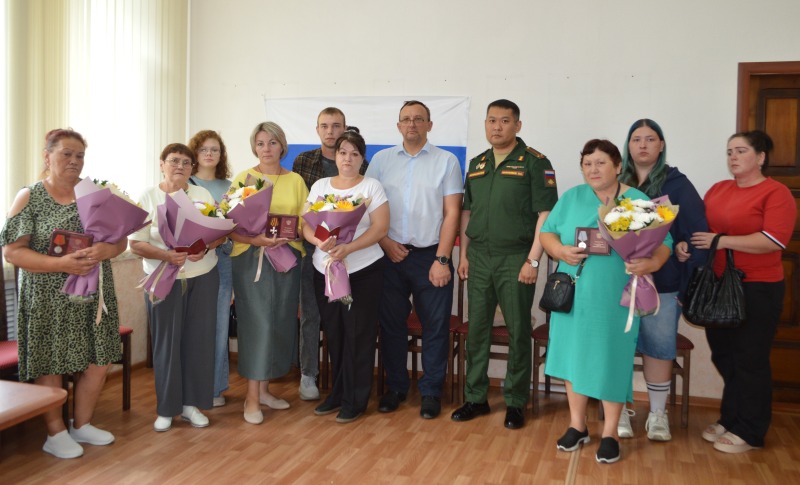 За мужество, доблесть и отвагу…