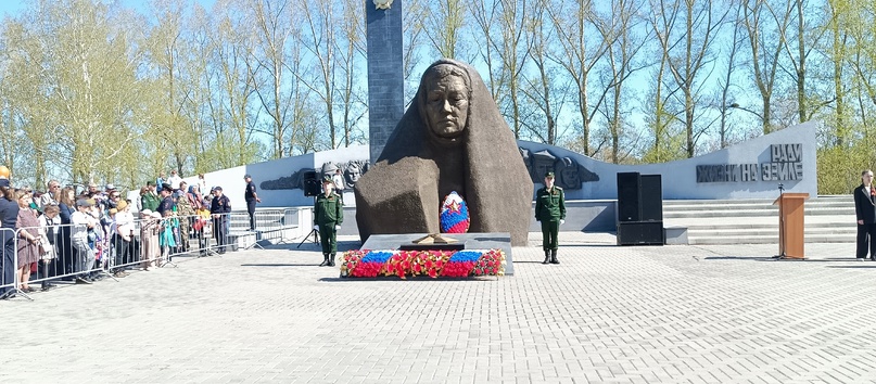 Сегодня, на мемориале Славы воинам Великой Отечественной войны, состоялся торжественный митинг.