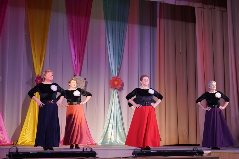 В городском доме культуры г.Приволжск состоялся праздничный концерт, посвящённый Дню пожилого человека — дню мудрости, добра и уважения.