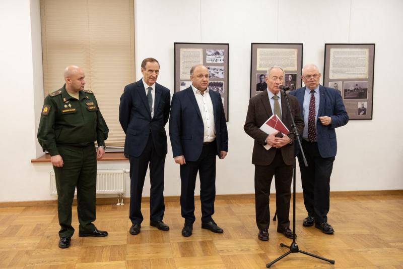 Состоялось открытие выставки «Кремлевские курсанты в годы Великой Отечественной войны»