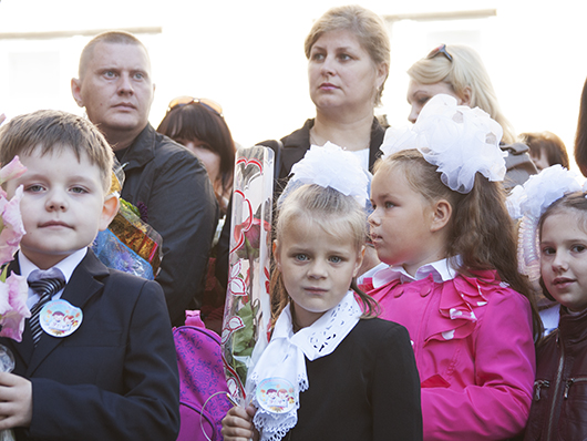 Для всех открыта  в школе дверь