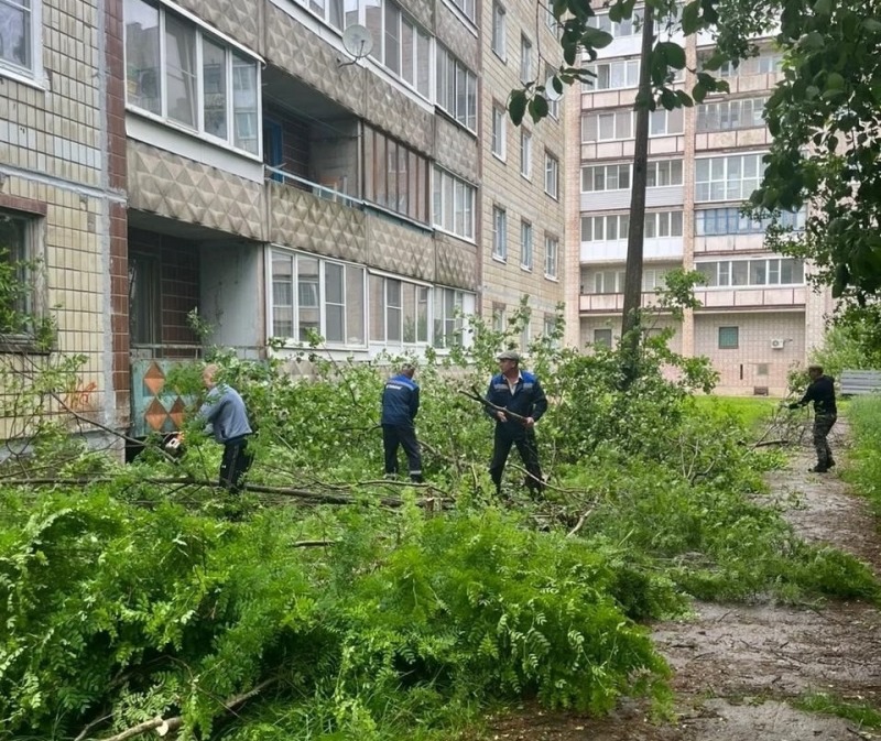 Лето продолжается, а это значит, что мы не перестаем отслеживать подготовку к осенне-зимнему периоду по жилого фонда ООО «ЖилКомСервис МО Пикалево» в рамках программы