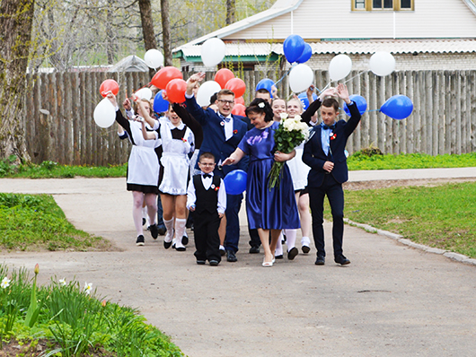 И СНОВА ЗВЕНИТ ПОСЛЕДНИЙ  ЗВОНОК