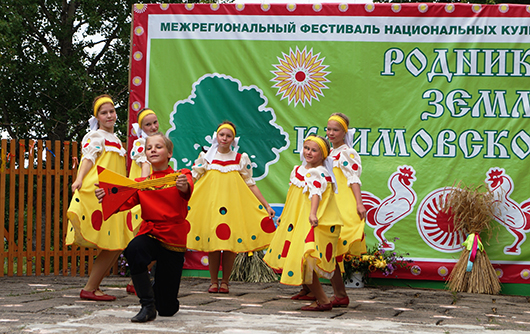 Не только дерево держится корнями