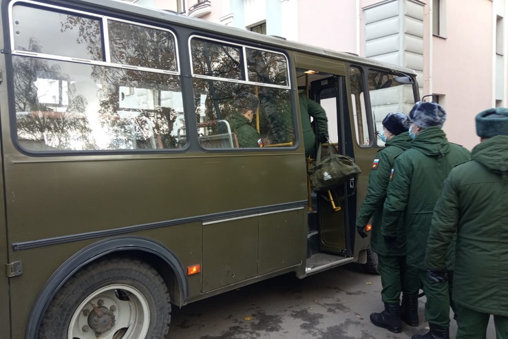 Ленобласть провожает призывников к местам службы