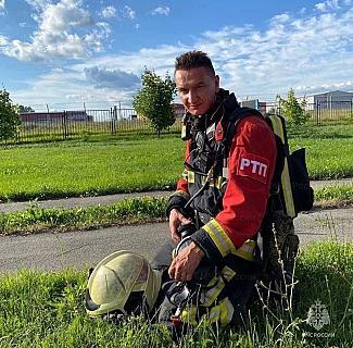 Белгородский огнеборец во время отпуска в Краснодарском крае предотвратил крупный пожар