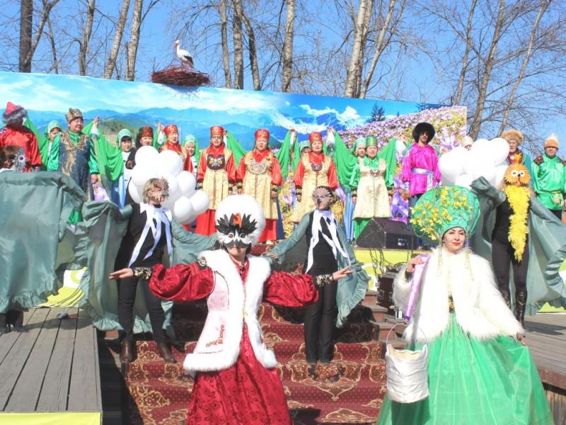 На крыльях птиц прилетел в Хакасию Новый год