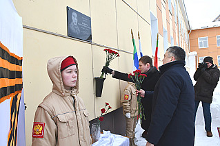 Пусть будет вечной о героях память