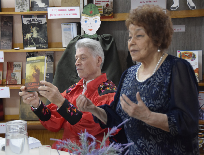 Талантливые поэты Хакасии и Москвы представили книгу