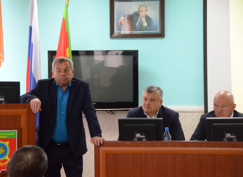 «Жаркая» сессия: борьба за самоуправление и бюджет