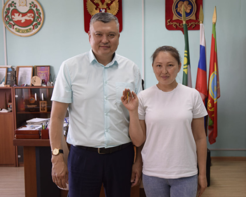 Ключи от квартиры вручены