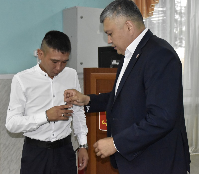 Вручили ключи от двух квартир