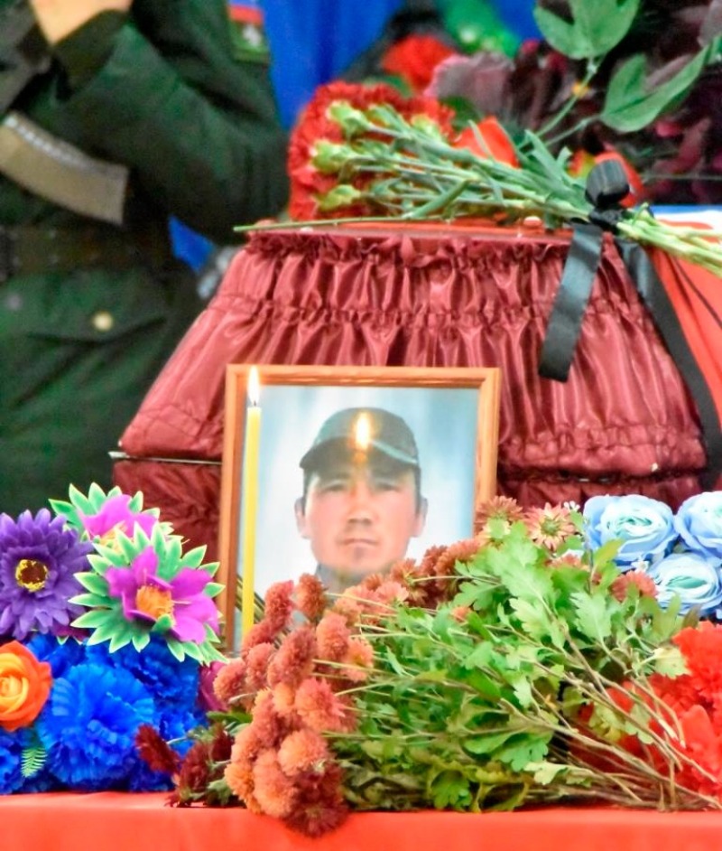 Спустя год он вернулся домой…