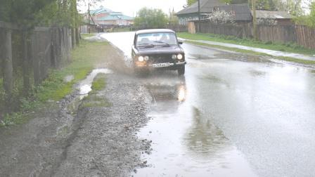 Брызги летят,  но не шампанского!..