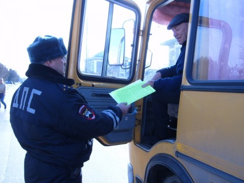 Дорожные полицейские проверят пассажирский транспорт