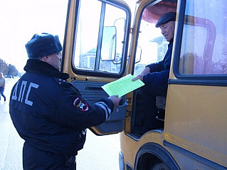 Дорожные полицейские проверят пассажирский транспорт