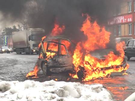 Пожар в автомобиле. Что делать?