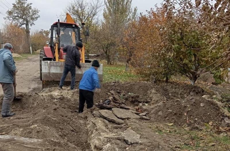 В Молочанске специалисты из Ингушетии начали подключение домов по улице Крупской к водопроводу